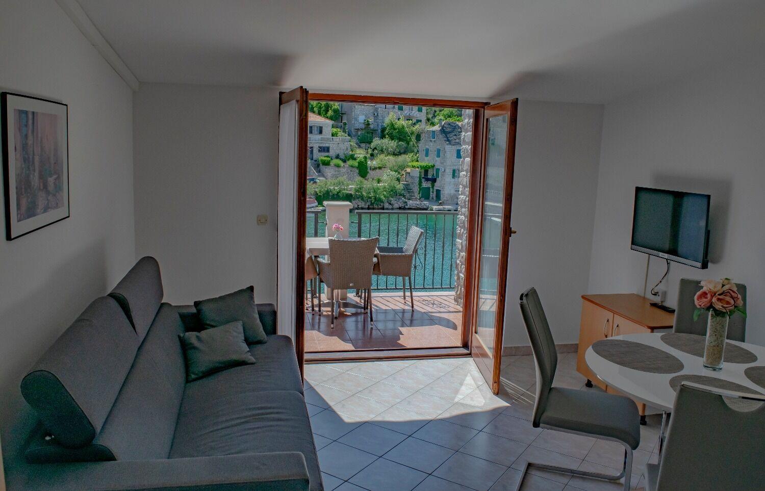 Apartments Daira Stomorska Ngoại thất bức ảnh