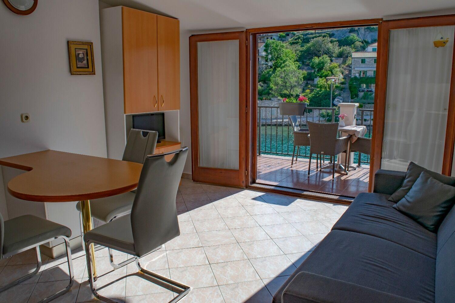 Apartments Daira Stomorska Ngoại thất bức ảnh